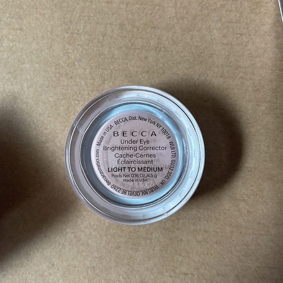 SmashBox x Becca under eye brightening corrector fair/light BNIB - Picture 2 of 2